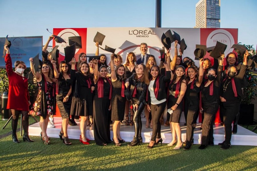 L’Oréal gradúa a 600 mujeres mexicanas como maquilladoras – Business News