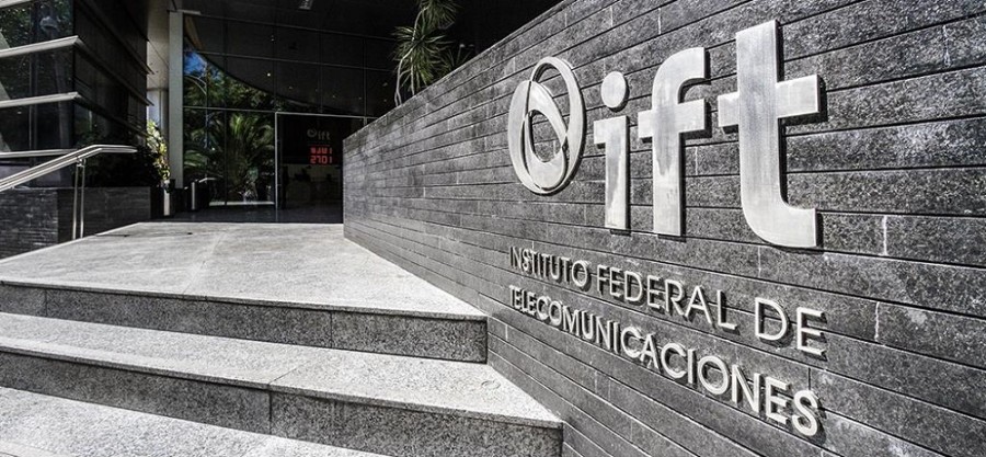 Con esta decisión, el IFT secunda a otros organismos, como Banxico y Cofece, quienes están en contra de los ajustes salariales. Foto tomada de Facebook IFT.