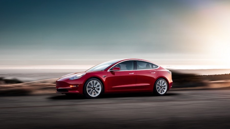 Tesla buscará sacar al mercado una versión más asequible de su Model 3. Foto de Tesla.
