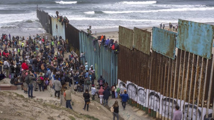Donald J. Trump, el presidente de los Estados Unidos, vetó la resolución que tomó ayer el Senado de su país para rechazar la declaración de “estado de emergencia” en la frontera sur, mediante la cual quería obtener los recursos para construir un muro en el límite con México, tal como prometió en campaña. Foto de archivo.