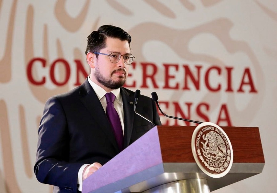 Carlos Martínez Velázquez, el director del Infonavit, en una conferencia de prensa. Foto cortesía de presidencia.