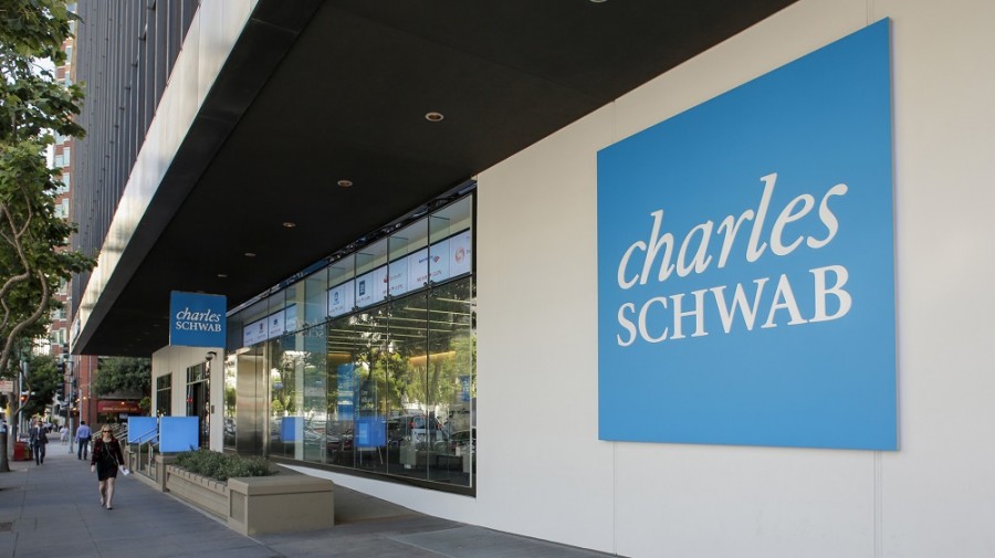 Charles Shwab, la financiera que ha superado a grandes firmas de Wall Street. Foto archivo.