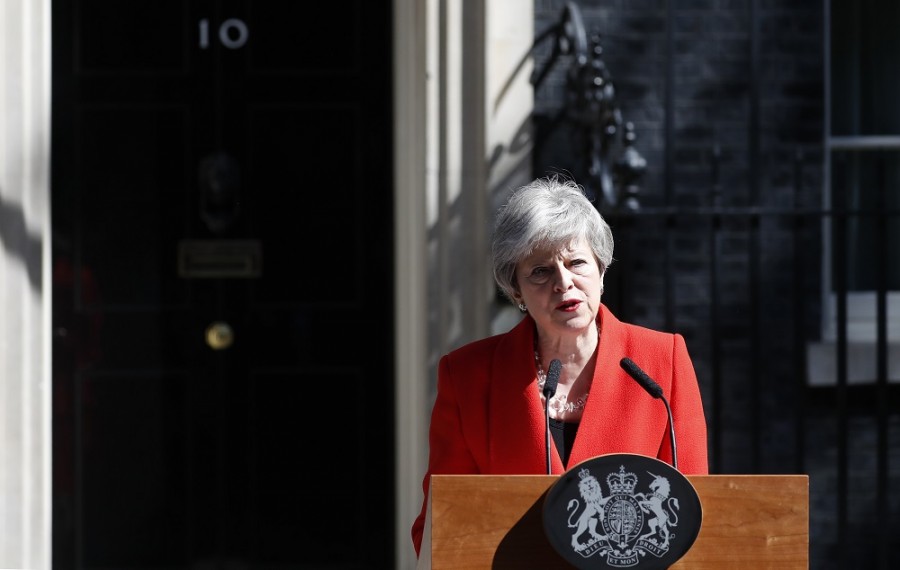 Theresa May anunció su renuncia como primera ministra esta mañana a la puerta de su residencia en 10 Downing Street. Foto de AP/Alstair Grant.