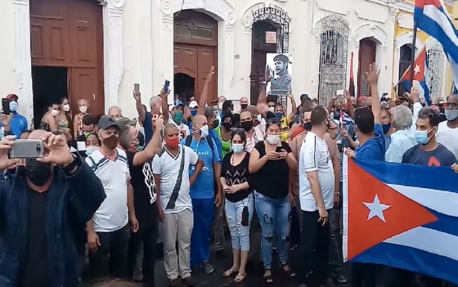 Los ciudadanos cubanos salieron a las calles de todo el país por primera vez en más de seis décadas para protestar contra el deterioro de las condiciones de vida y la falta de bienes y servicios básicos. Foto internet