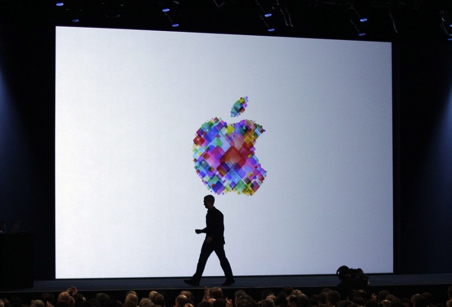 El director general de Apple, Tim Cook, durante la Conferencia de Desarrolladores de Apple en octubre. Foto AP/Marcio Jose Sanchez