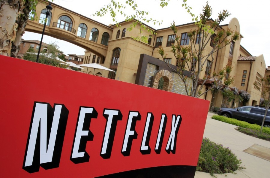 Netflix decepciona al reportar su primera pérdida neta de suscriptores y la acción lo resiente. Foto AP
