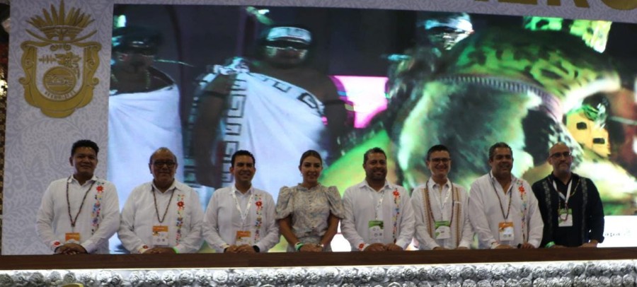 La aerolínea expuso sus planes durante su participación en el Tianguis Turístico México-Acapulco 2022 a Santos Ramírez, el secretario de Turismo del estado de Guerrero; Jorge Sánchez, el alcalde de Zihuatanejo, y a Pedro Castelán Reyna, director ejecutivo de la Oficina de Convenciones y Visitantes de Ixtapa-Zihuatanejo. Foto TAG Airlines.