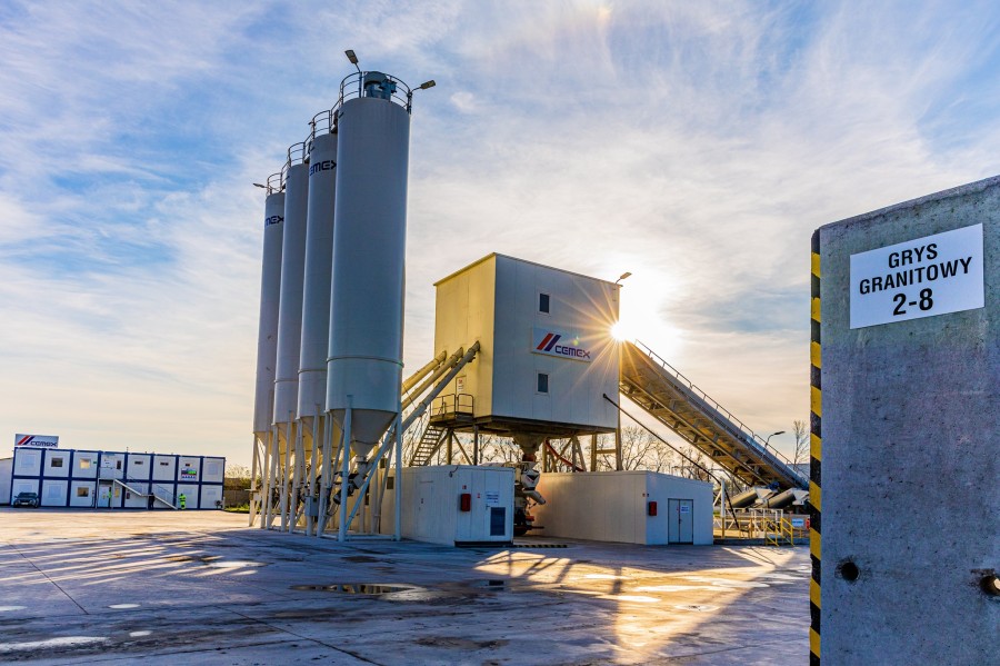 Cemex se ubica cerca de convertirse en un activo con grado de inversión para Fitch, una situación deseada por la compañía desde al menos hace una década. Foto Facebook/cemex.