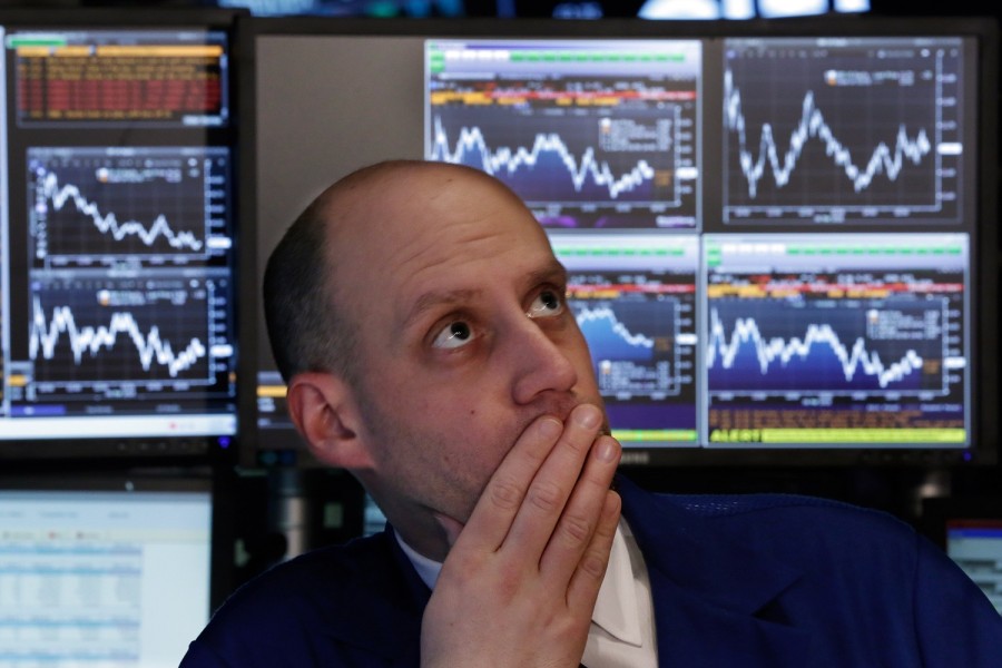 Los mercados accionarios tienen un peor semestre en varias décadas. Foto AP/Richard Drew