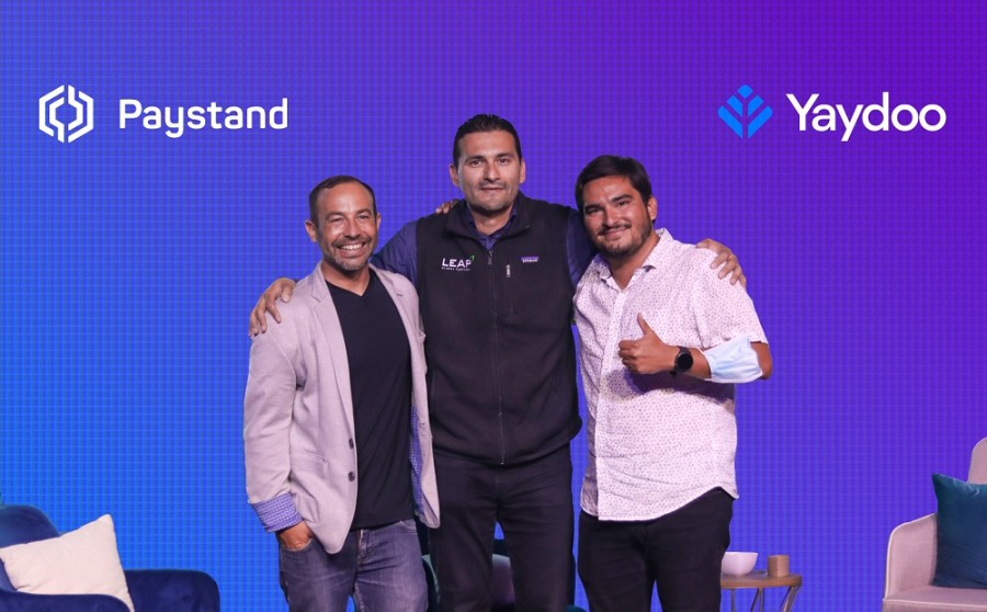 Jeremy Almond, director de Paystand; Roman Leal, socio gerente de LEAP Global Partners; y Sergio Almaguer, director de Yaydoo. Foto  Paystand y Yaydoo