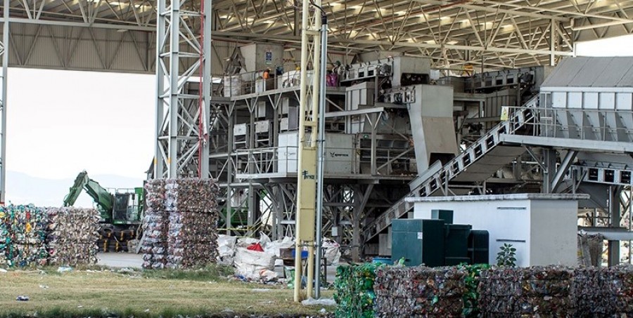 El objetivo de Regenera es atender a la base de clientes de Cemex que incluye a empresas industriales, manufactureras y de recolección de desperdicios, así como ONGs y autoridades gubernamentales en México, Estados Unidos, Europa, Medio Oriente, África, Asia, América del Sur, Centroamérica y el Caribe. Foto Facebook/cemexmexico