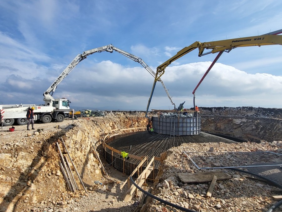 Cemex dijo que las ventas fueron 8.3% por arriba de lo registrado en el mismo periodo de 2022 --y superiores en 1.2% con respecto a lo estimado en el consenso de Infosel-- debido a un incremento de precios en todos los mercados donde tiene presencia. Foto archivo