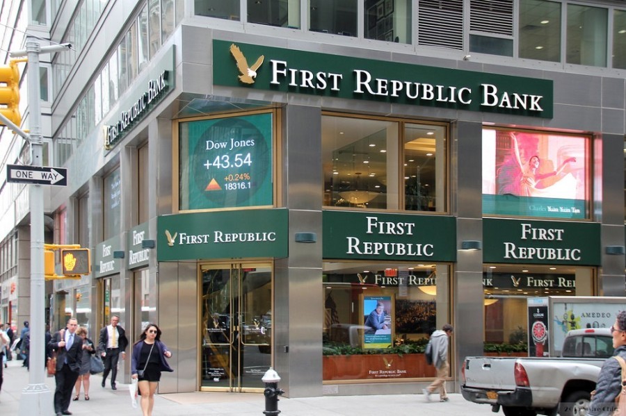 Las acciones de diversos bancos regionales estadounidenses ganaban a media jornada a medida que el posible rescate del banco californiano First Republic Bank redujo los temores sobre la solvencia financiera de la industria bancaria estadounidense. Foto flicker.com