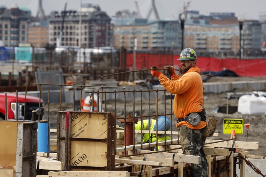 La economía de EUA perdió fuerza en el 4T de 2022 como resultado de las acciones de política monetaria impulsadas por la Fed. Foto AP/Michael Dwyer