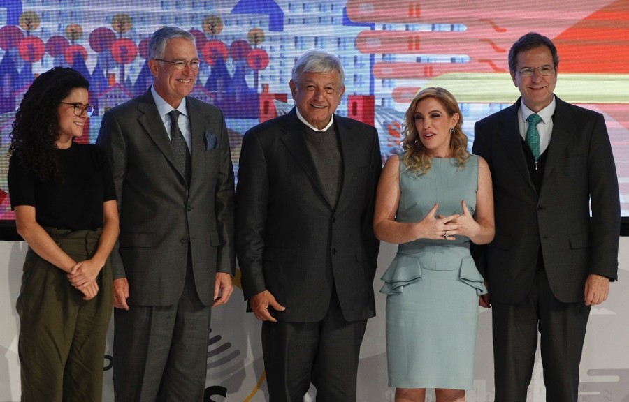 TV Azteca reorganizó su consejo de administración lo que implicó reducir de 9 a 5 el número de asientos y cambiar a todos los miembros, incluido Ricardo Salinas Pliego, su mayor accionista. Foto AP/Rebecca Blackwell