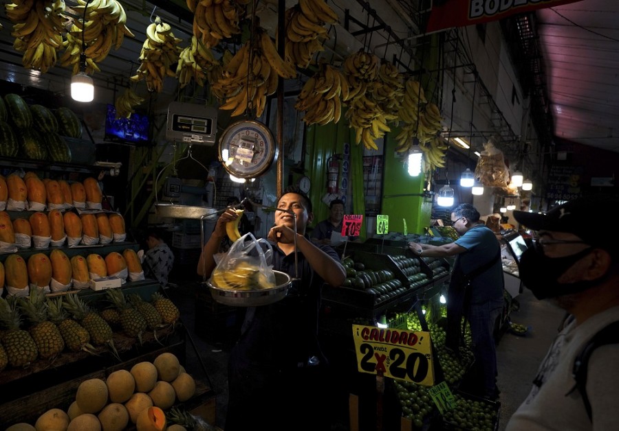 La inflación en México avanza menos de lo esperado en la primera quincena de junio. Foto AP/Fernando Llano