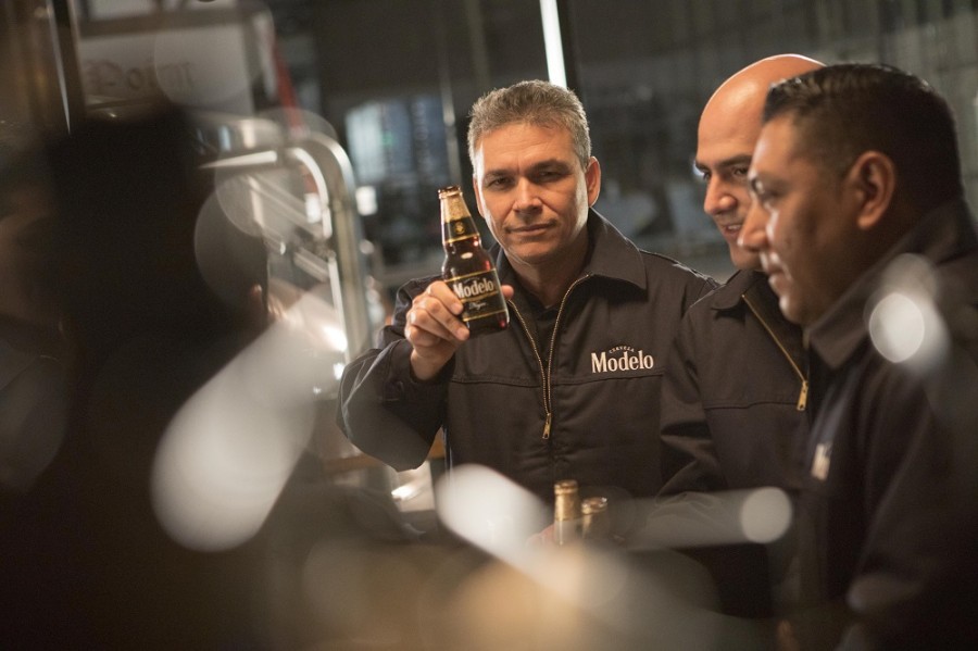 La empresa agregó que su portafolio de cervezas ha logrado un incremento en ventas netas de 11% por el mayor consumo de las cervezas Modelo Especial, Modelo Chelada, Corona Extra, Pacífico y el lanzamiento de Modelo Oro. Foto Constellation Brands