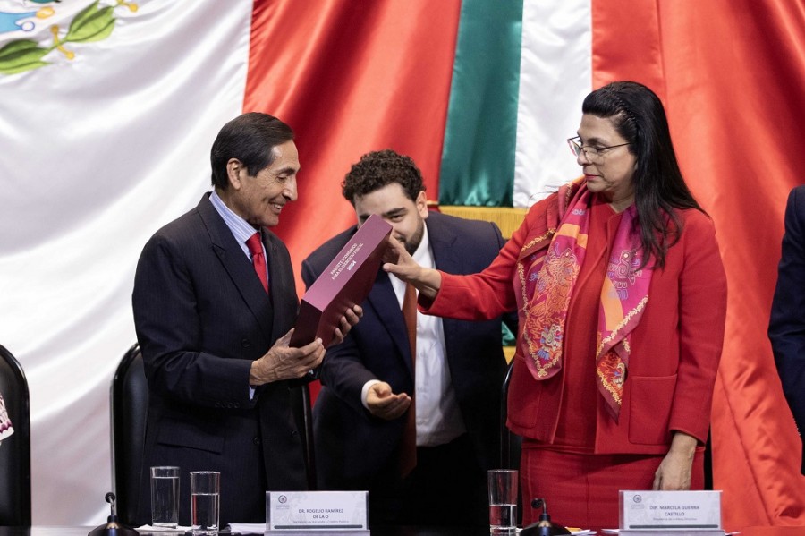 Rogelio Ramírez de la O, el secretario de Hacienda de México, durante la entrega del Paquete Económico 2024 en la Cámara de Diputados el pasado 8 de septiembre. Foto Hacienda