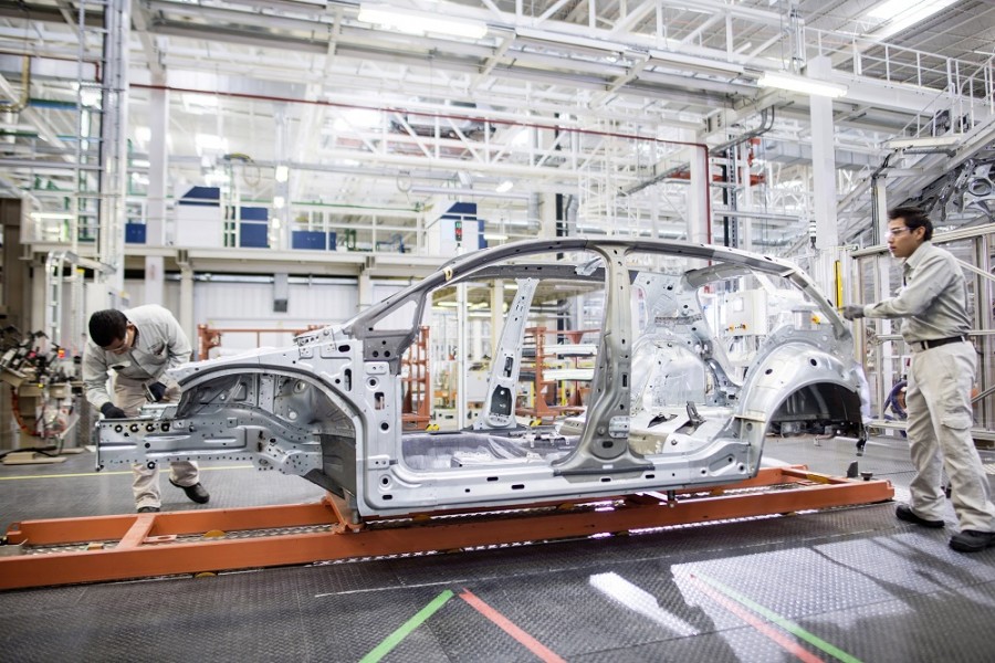 La industria automotriz mexicana acelera el paso en octubre, informó Inegi. Foto de Volkswagen México