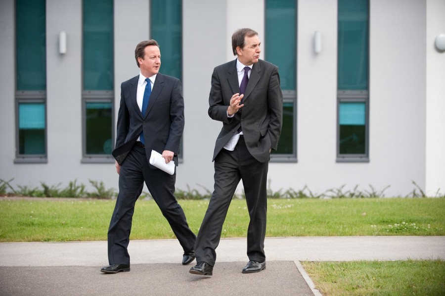 Cameron makes surprise return to British government —