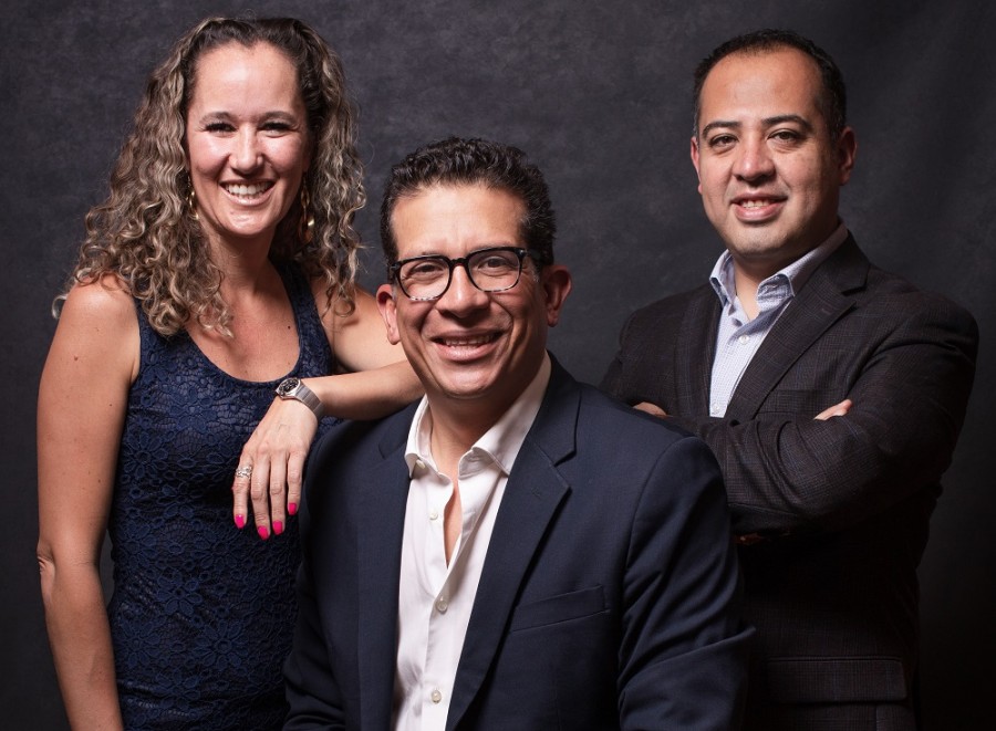 Mary Carmen Arteaga, Jesús Cansino y Gerardo Sandoval, fundadores de Equality, una empresa enfocada en evaluación crediticia, plataformas de pagos y de validación de identidad. Foto Equality