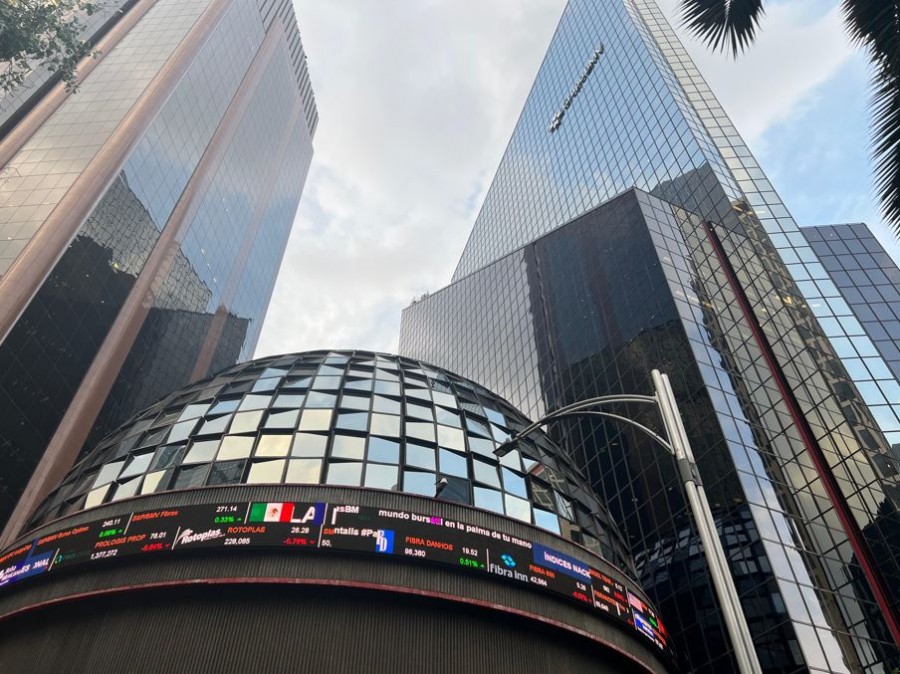 Los principales índices bursátiles mexicanos renovaron el martes sus mejores niveles históricos. Foto Axis