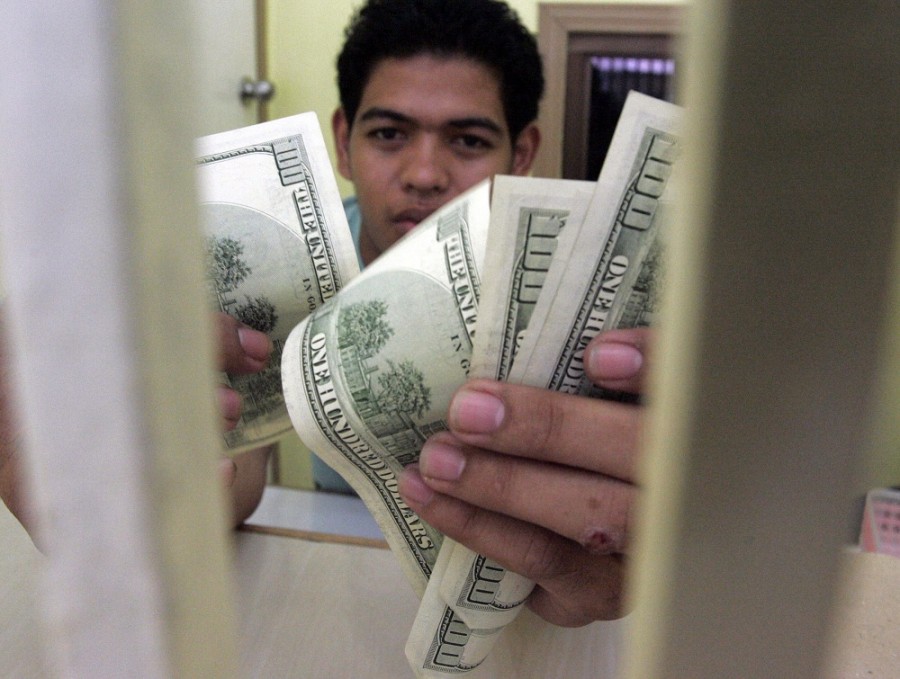 Las remesas que llegaron a México en noviembre alcanzaron 4,908 mdd, un crecimiento de 1.9% anual. Foto AP/Pat Roque