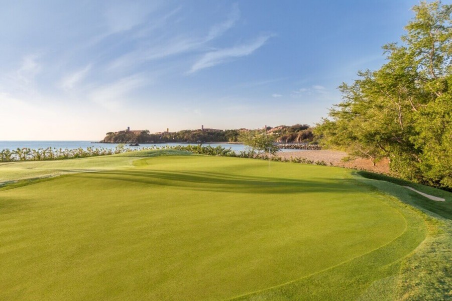 Grupo Salinas dijo que el campo de golf “Las Parotas” tiene una concesión que vence hasta 2027 y que el contrato de administración establece que cumple con las normatividades. Foto https://lasparotasgolf.com