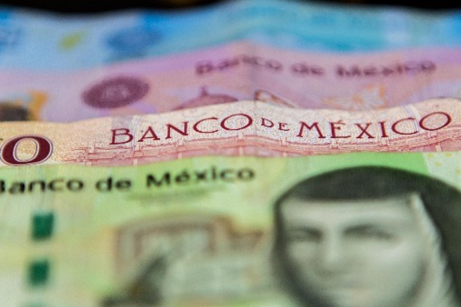 El peso mexicano se coloca como un de las mejores monedas en lo que va del año. Foto archivo