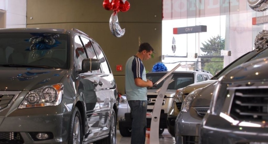 Las entregas de autos enajenados por autofinanciamientos descienden en marzo, de acuerdo con AMDA. Foto archivo