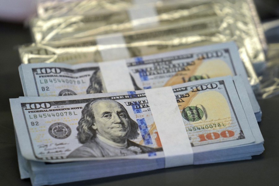 La fortaleza del dólar ha barrido en los mercados de divisas. Foto AP/Charles Rex Arbogast