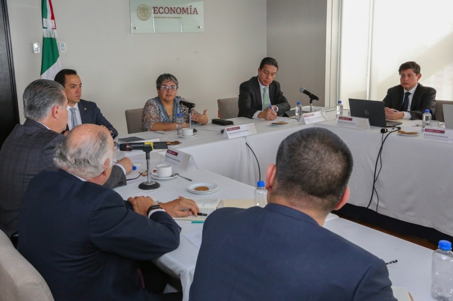 La Secretaría de Economía presenta su plan de trabajo a representantes de la IP en México para la renegociación del T-MEC en 2026. Foto tomada de la cuenta de X de Economía