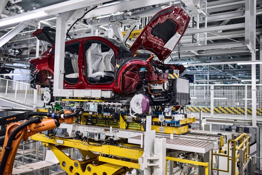 Los volúmenes tanto de producción como de exportación de vehículos ligeros de abril marcaron nuevos récords para un cuarto mes este 2024. Foto BMW Group