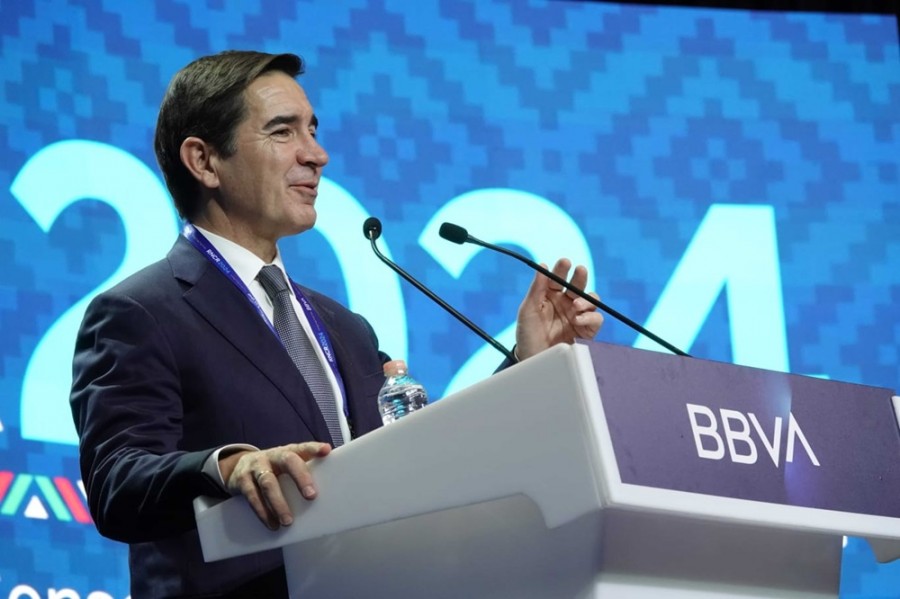 El presidente de BBVA destaca que BBVA México ha superado sus objetivos de inversión para el país. Foto de BBVA México