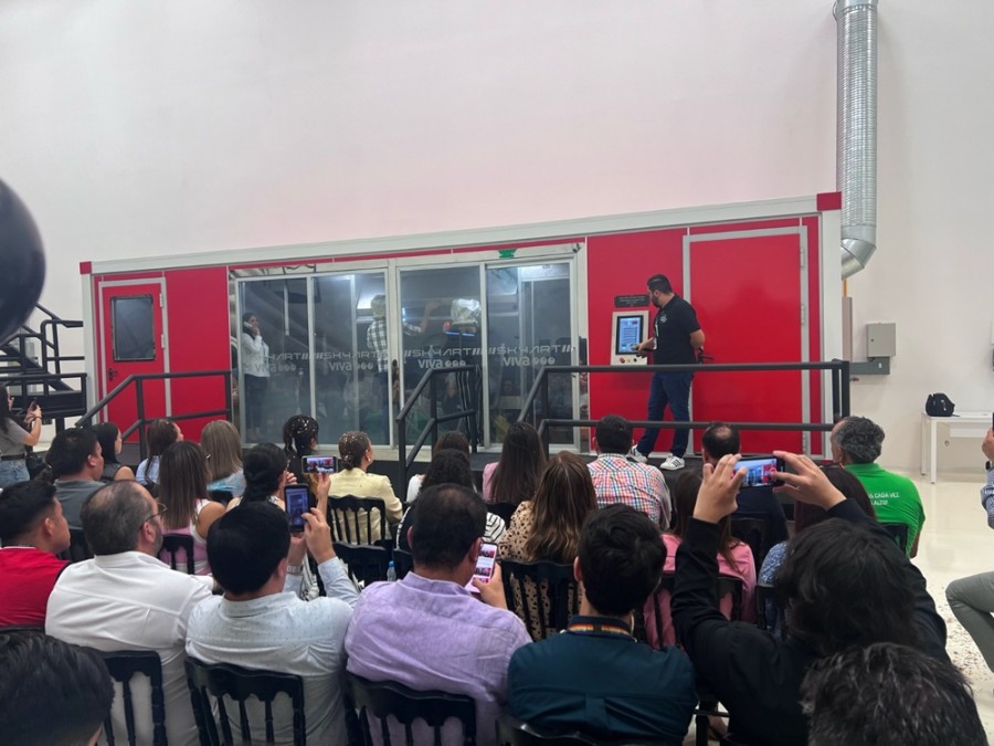 La aerolínea dijo que el simulador estará ubicado en su centro de excelencia, en Apodaca, Nuevo León, donde se encuentran sus instalaciones para el entrenamiento técnico y profesionalización de sus colaboradores. Foto Viva Aerobus