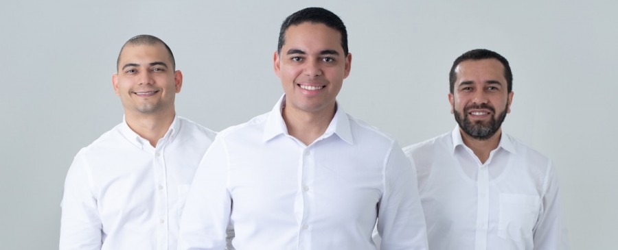 De izquierda a derecha: Luis Ballestas, Luis Almanza y David Florian, cofundadores de Celes. Foto Celes