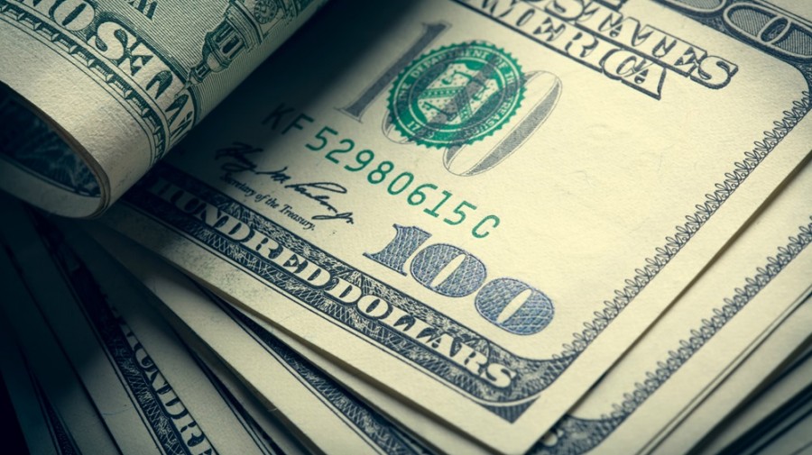 Los analistas del sector privado coinciden en que el peso podría enfrentar nuevos periodos de volatilidad frente al dólar en los próximos meses, ante la incertidumbre política en México y Estados Unidos. Foto archivo