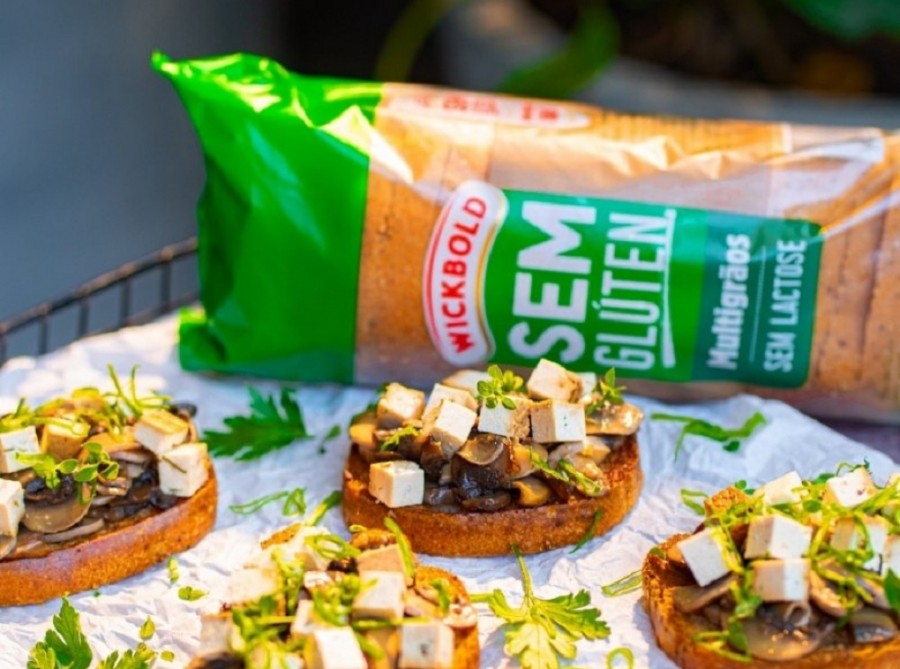La operación, cuyo monto no fue revelado, incluye la compra de las marcas Wickbold y Seven Boys, las cuales tienen productos en las categorías de pan empacado, pan dulce, galletas, bisnaguinhas y panettones, así como cuatro plantas ubicadas en la región sur de Brasil. Foto Facebook / Wickbold