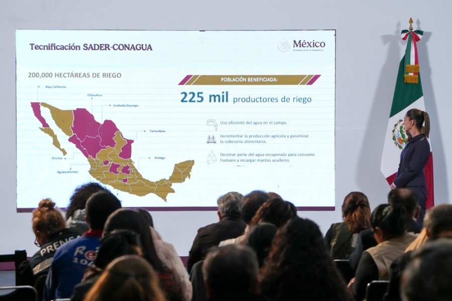 Como parte del plan hídrico, el gobierno de la presidenta Sheinbaum llevará a cabo el reordenamiento de concesiones. Foto Presidencia