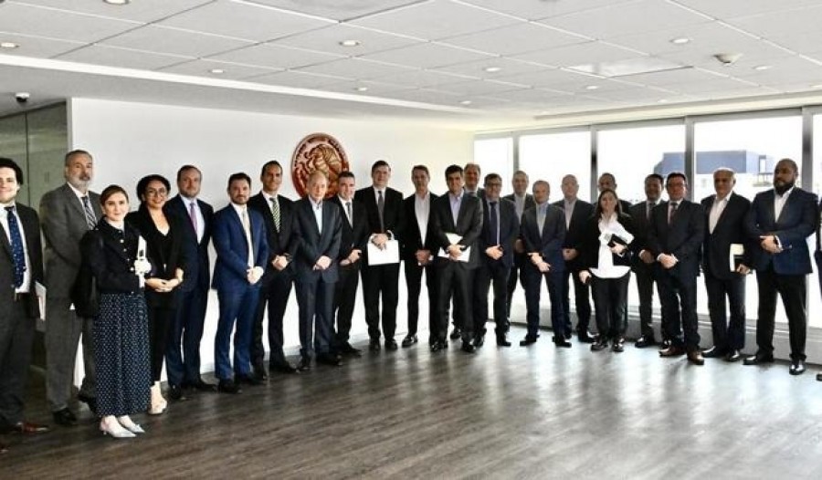 El anuncio fue revelado durante una reunión entre Marcelo Ebrard, el secretario de Economía, e integrantes de la Cámara Nacional de la Industria del Hierro y del Acero. Foto Secretaría de Economía